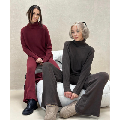 Komplet dzianinowy z golfem...