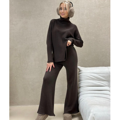 Komplet dzianinowy z golfem...